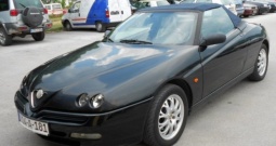 Alfa Romeo Spider 916