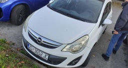 Opel Corsa 1.2, 2011 god s plinom, cijena je na ime kupca