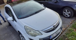 Opel Corsa 1.2, 2011 god s plinom, cijena je na ime kupca