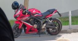 Honda Cbr 650 r 649 cm3, 2021 god. Prodajem rabljeno vozilo: Honda Cbr 650 r