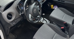 Prodajem Yaris Hybrid 1,5 Sol 2017.g. 76000km