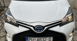 Prodajem Yaris Hybrid 1,5 Sol 2017.g. 76000km