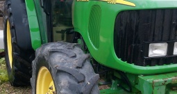 John Deere 5500