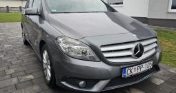 Mercedes-Benz B-klasa 180