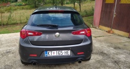 Prodaje se Alfa Romeo