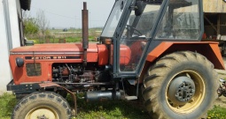 Prodajem traktor Zetor 6911