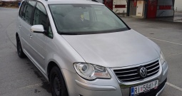 VW Touran 2.0 tdi. 2008.g