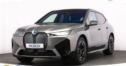 NOVO BMW iX xDrive50 Sport 523 KS, ZRAČNI+ACC+KAM+LED+GR SJED+PANO+HEAD+ASIST