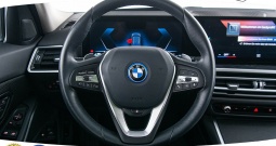 BMW 330e Touring Aut. 292 KS, KAM+LED+GR SJED+PANO+HEAD+ASIST