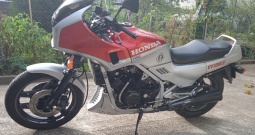 Honda vf 1000 f interceptor