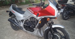 Honda vf 1000 f interceptor