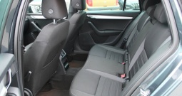 Škoda Octavia Combi 1.6 TDi *PANORAMA, NAVIGACIJA*