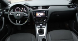 Škoda Octavia Combi 1.6 TDi *PANORAMA, NAVIGACIJA*