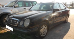 Mercedes E-klasa , E200