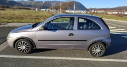 Opel corsa 1.2 16 v