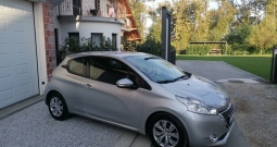 Peugeot 208 1,2 VTi, 2013 godina ,puno opreme,kupljen u HR