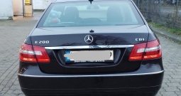 Mercedes E 200