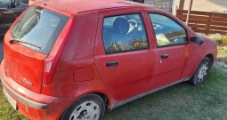 Fiat Punto 2002, 220000 km, registriran godinu dana