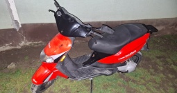 Prodajem skuter derbi bullet atlantis 2t 49cc