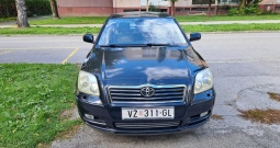 Toyota Avensis 2, 0 D-4D sa kukom za vuču