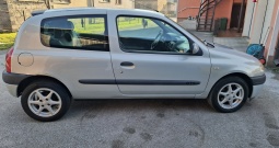 Prodajem Renault Clio,2001.