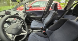 Honda Jazz 1,2 iVtec **Registriran do 9/2025**