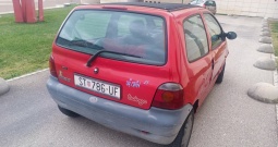 Twingo 1.1 reg 146000 km bez hrđe mala potrošnja