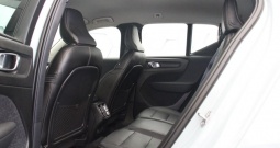 Volvo XC40 D4 2.0d Geartronic AWD Momentum Cockpit Hi-Fi Harman/Kardon