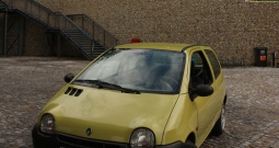 Twingo 2002.god, rega 7.2025., 2 seta guma