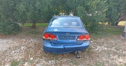 Honda Civic sedan 1.8 2006.g, 103 kw - karambol