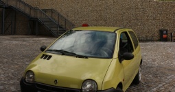 Renault Twingo 2002.god., registriran do kraja 7. mj 2025., 2 seta guma i felgi