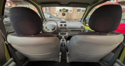 Renault Twingo 2002.god., registriran do kraja 7. mj 2025., 2 seta guma i felgi