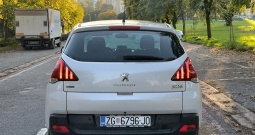 Peugeot 3008 1,6 BlueHDI, panorama, Navigacija, dva seta guma