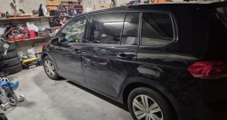 Prodaje se VW Touran