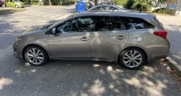 Toyota Auris karavan, Hybrid 1.8 full oprema