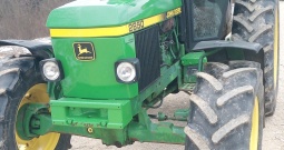 John Deere 2850