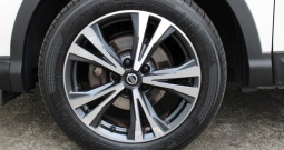 Nissan Qashqai 1,3 DIG-T 140 N-Connecta
