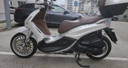 Beverly 300
