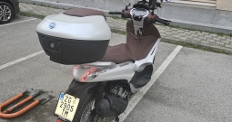 Beverly 300