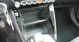 Peugeot 2008 1.2 Puretech *NAVIGACIJA, KAMERA*
