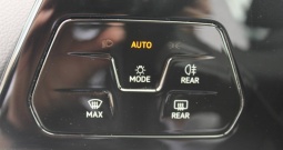 VW Golf VIII 2.0 TDi *LED, NAVIGACIJA, KAMERA*