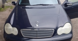 Mercedes C klasa 200 cdi,karavan,2001 god u vrhunskom stanju,reg 08-2025.
