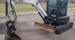 Mini bager bobcat E25 2.5t