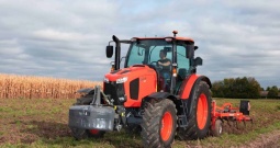 Traktor KUBOTA M6-121 US